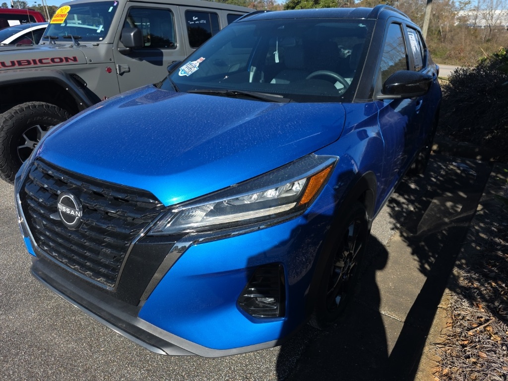 2023 Nissan Kicks SR