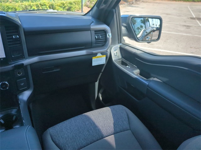 2025 Ford F-150 XLT photo 17