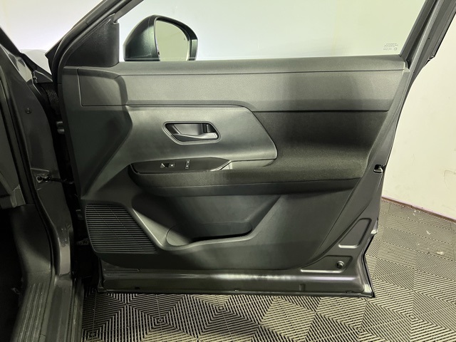 2025 Nissan Kicks S photo 25