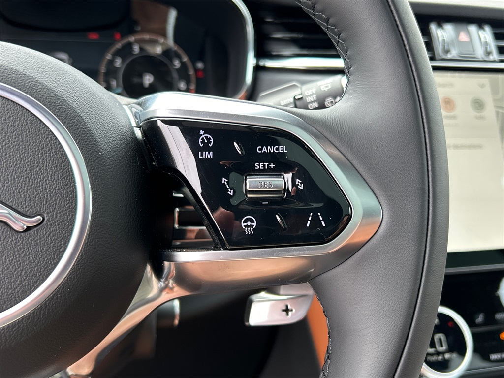 2026 Jaguar F-PACE P250 R-Dynamic S photo 14