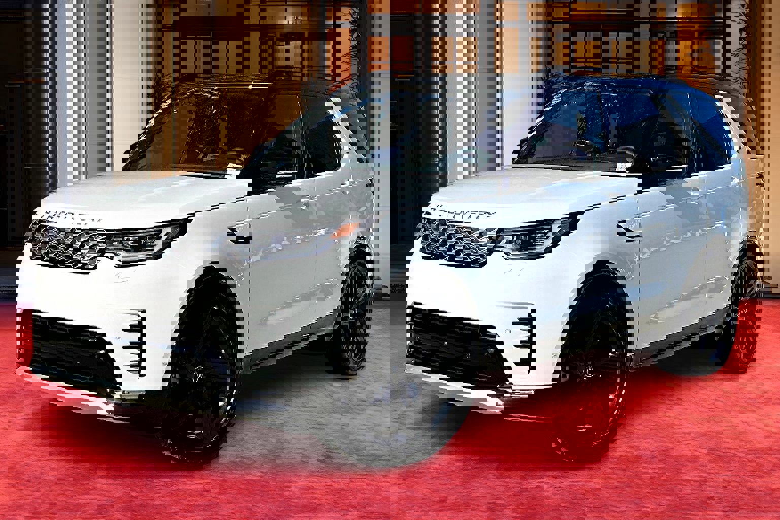 2026 Land Rover Discovery Tempest Edition