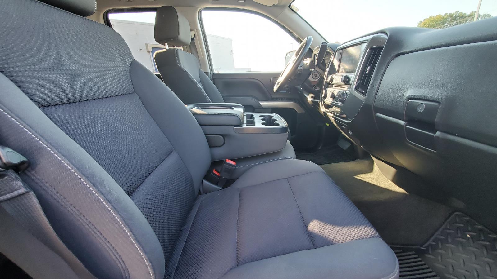 2018 Chevrolet Silverado 1500 LT photo 4