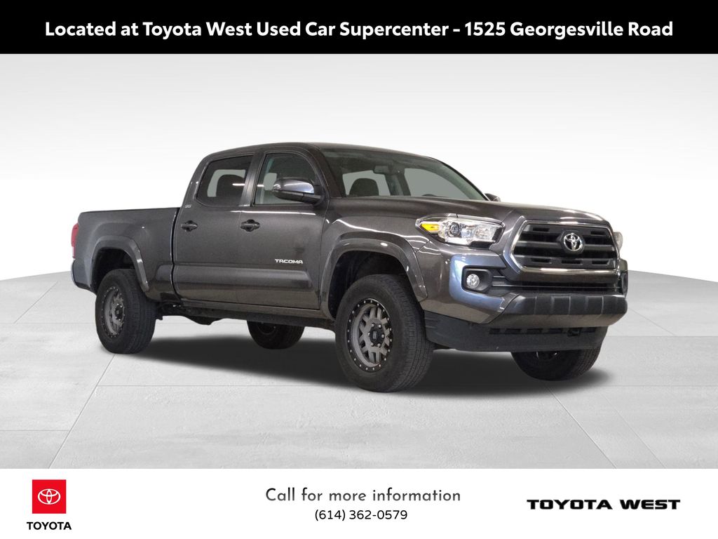 2017 Toyota Tacoma SR5 photo 3