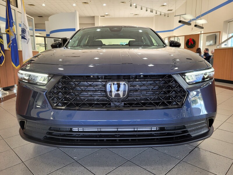 2025 Honda Accord SE photo 2