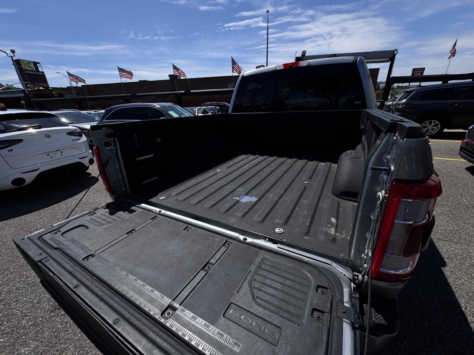 2022 Ford F-150 Limited photo 8