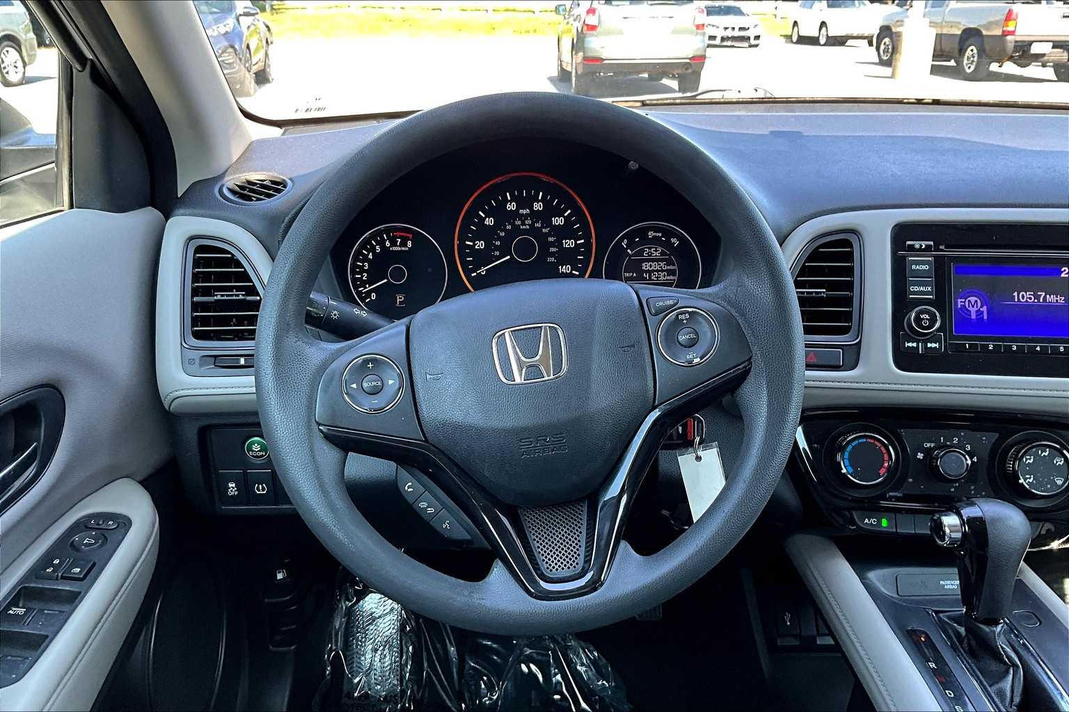 2016 Honda HR-V LX photo 5