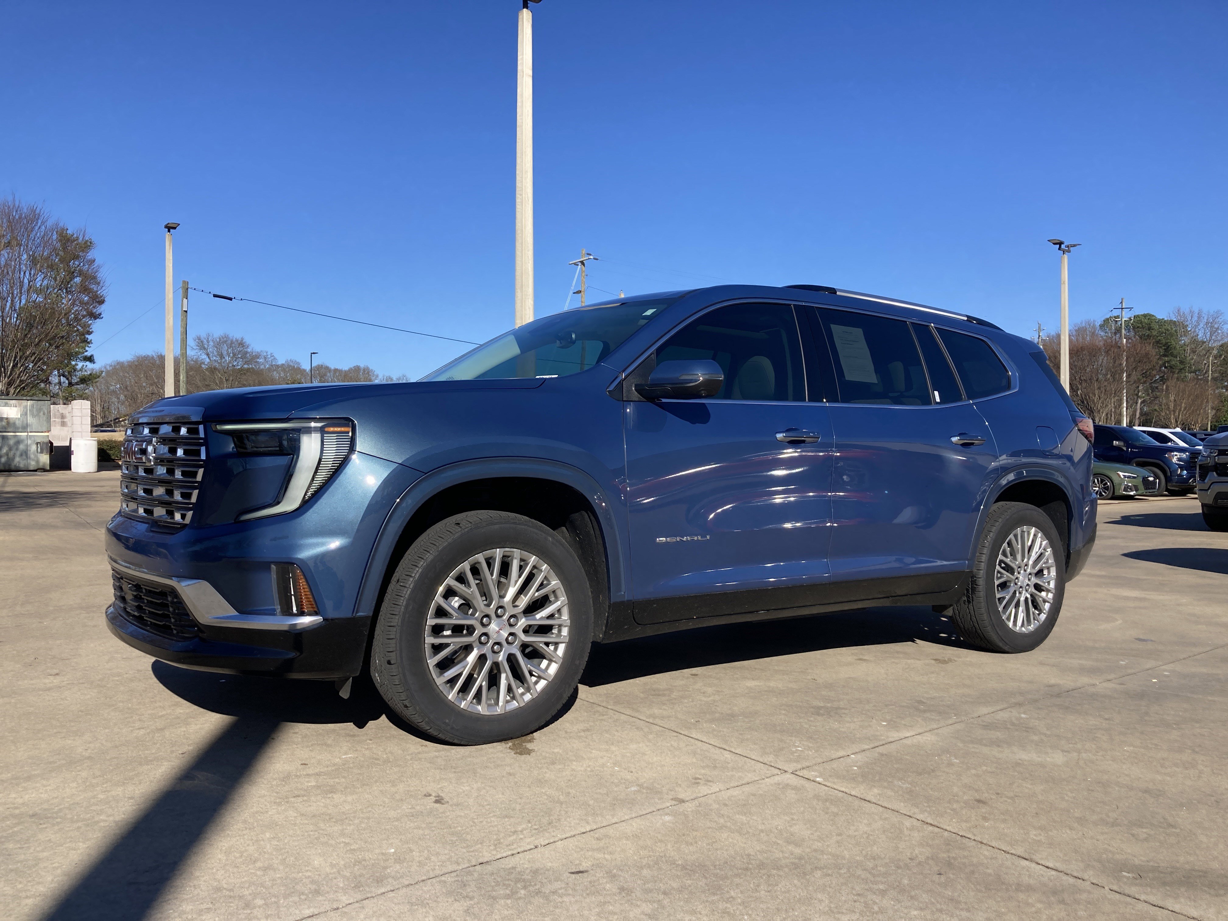 2024 GMC Acadia Denali's photo