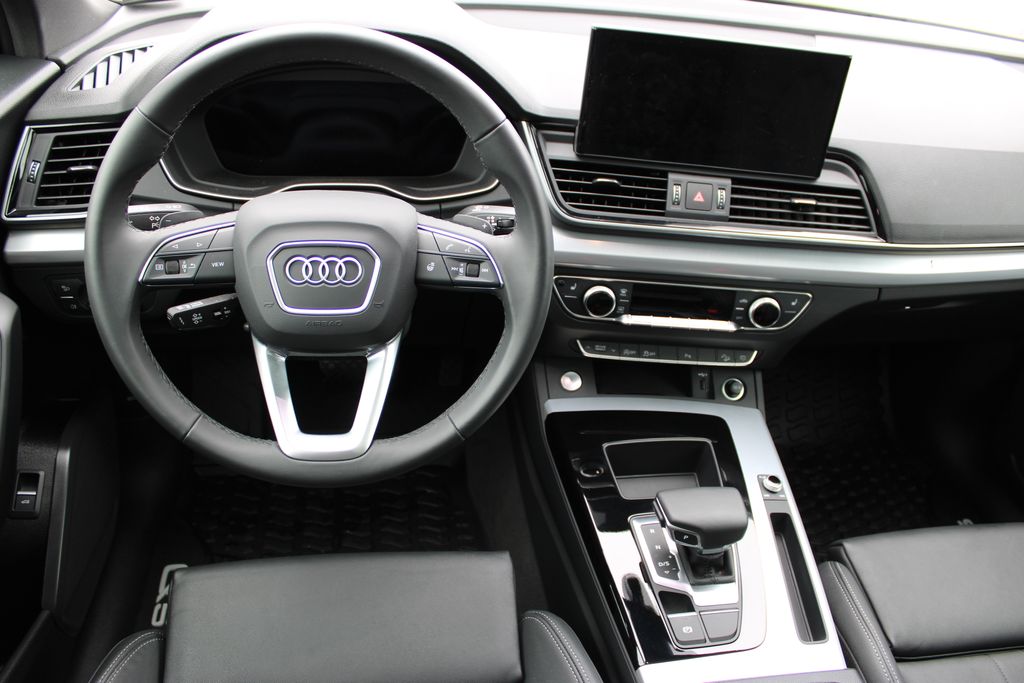 2024 Audi Q5 45 S line Premium photo 8