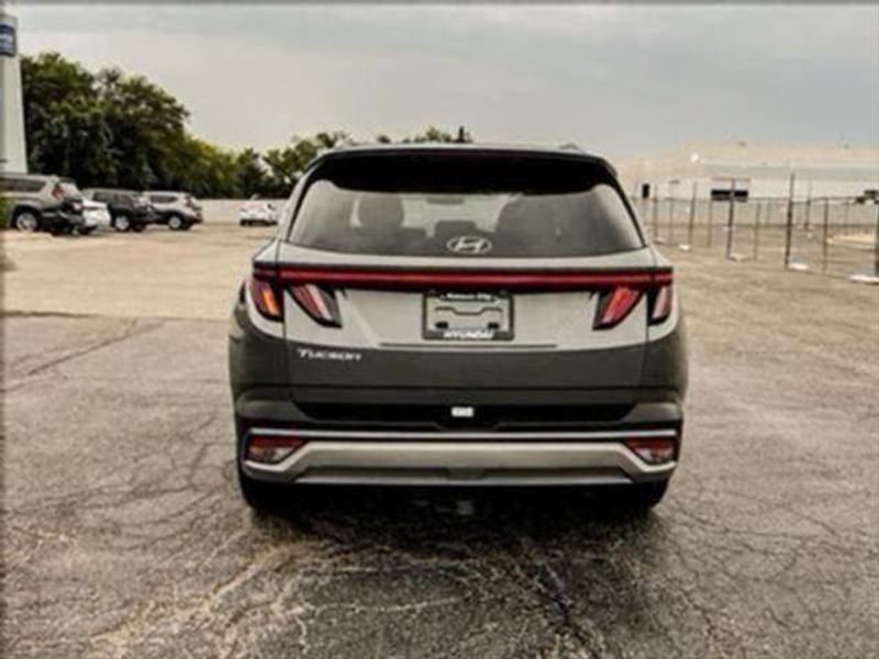 2025 Hyundai Santa Cruz Limited photo 3