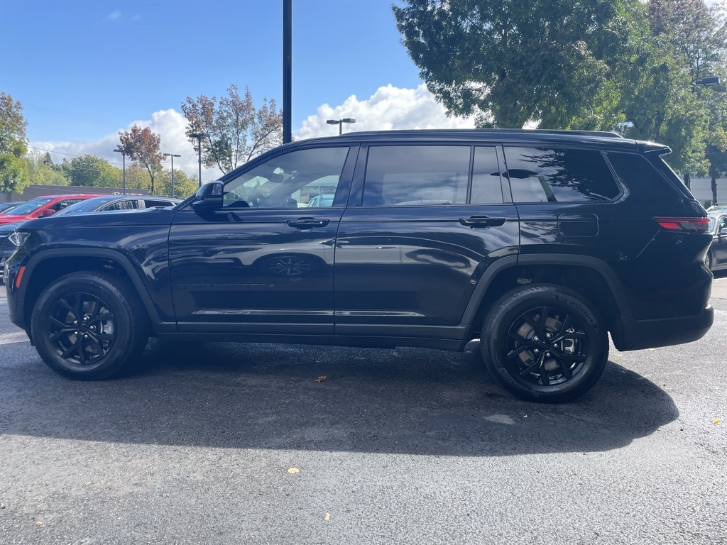 2024 Jeep Grand Cherokee Altitude photo 5
