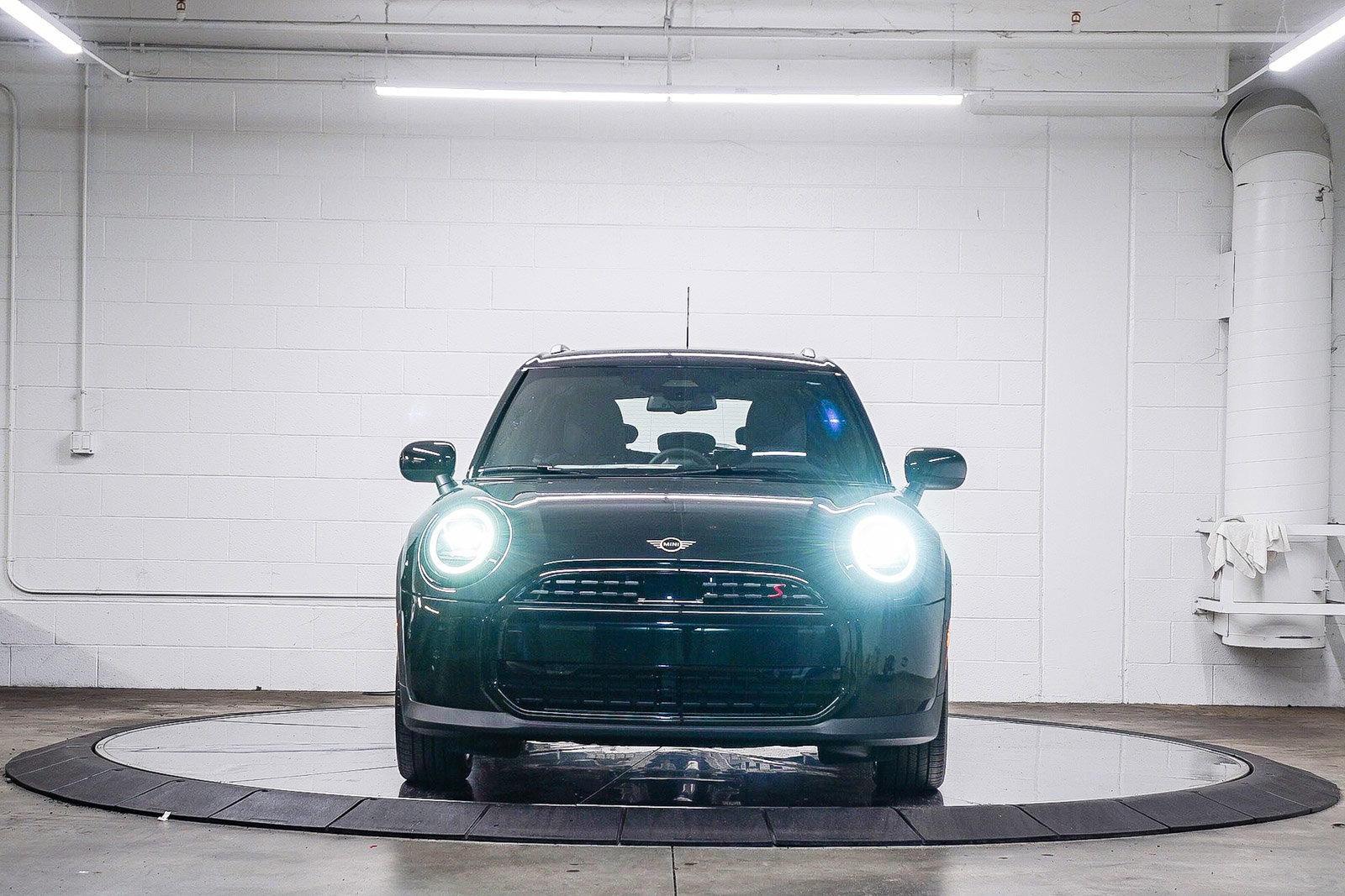 2026 Mini Cooper 4 Door Hardtop S photo 2