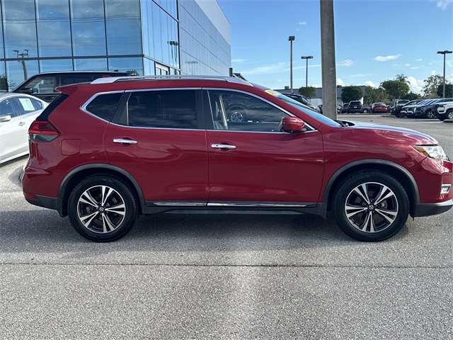 2017 Nissan Rogue SL photo 4