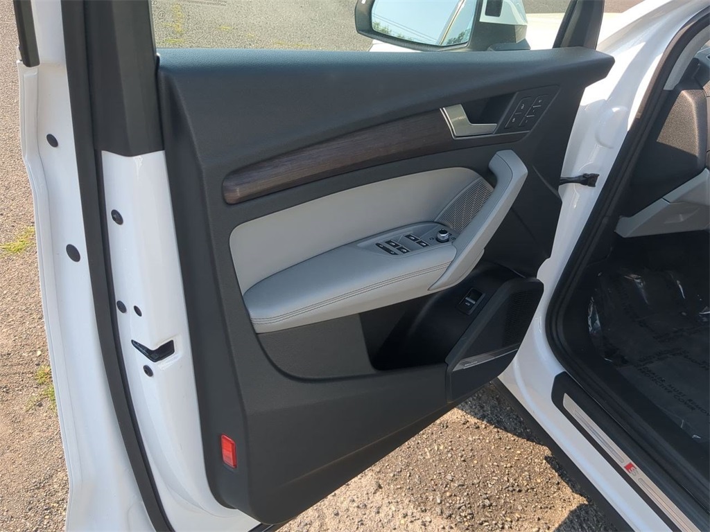 2024 Audi Q5 45 S line Premium photo 7
