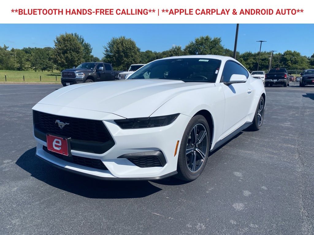 2025 Ford Mustang EcoBoost photo 3