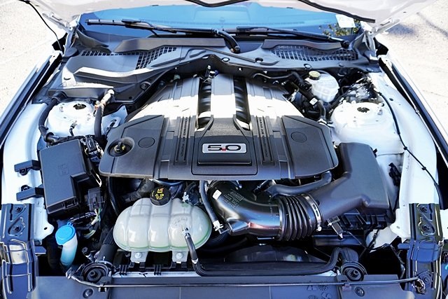 Used 2023 White Ford GT Premium image 38