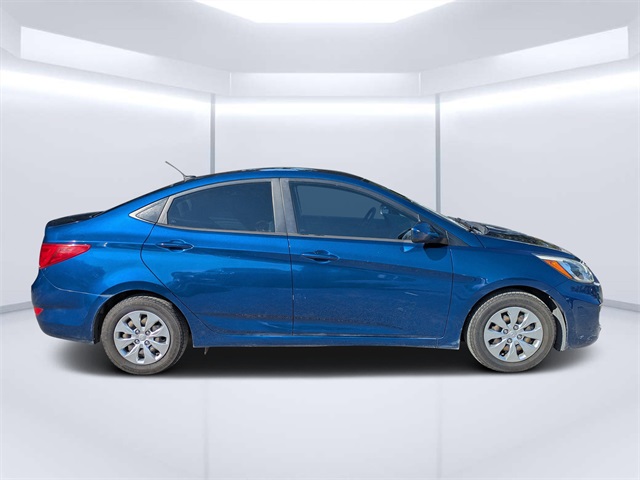 2015 Hyundai Accent GLS photo 2