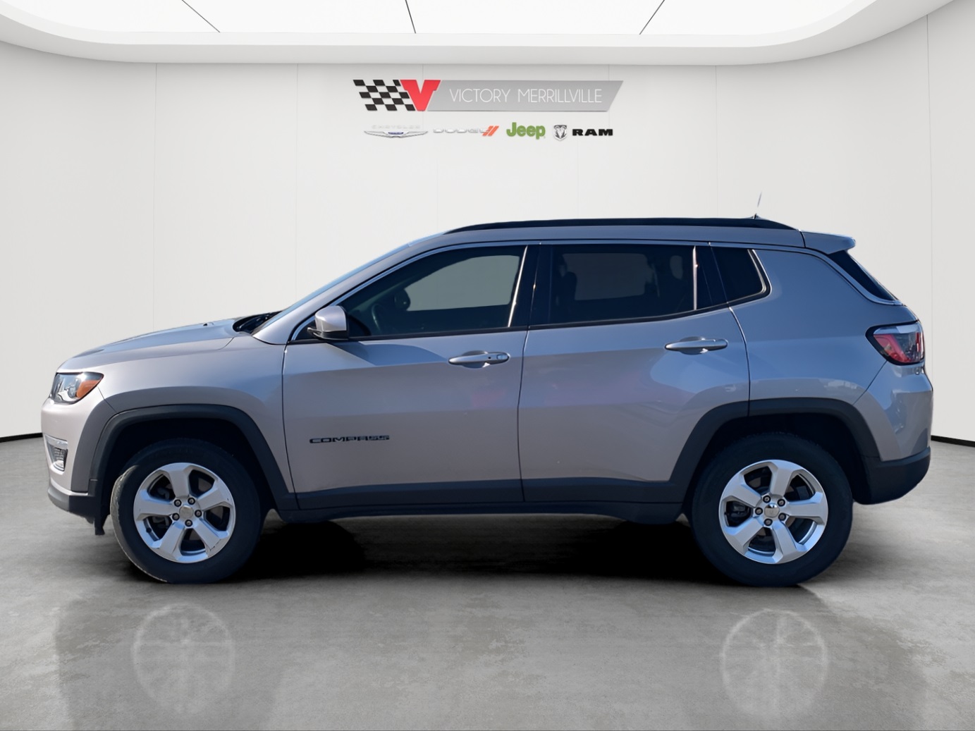 2018 Jeep Compass Latitude photo 2