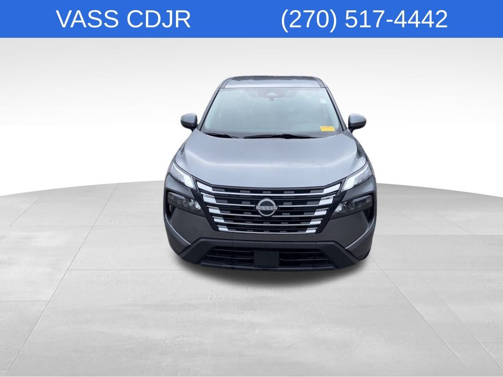 2024 Nissan Rogue SV photo 2
