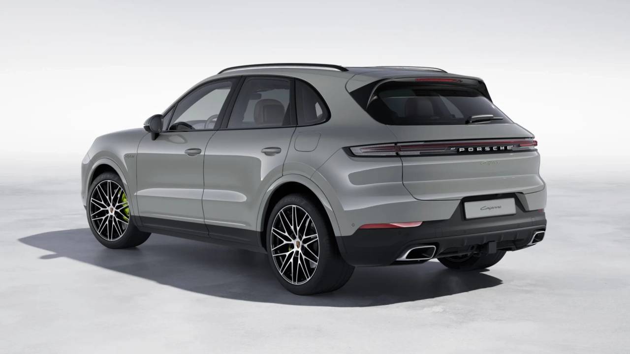 2026 Porsche Cayenne E-Hybrid photo 3
