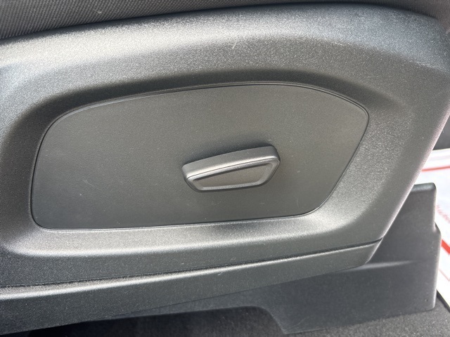2021 Ford Explorer XLT photo 18