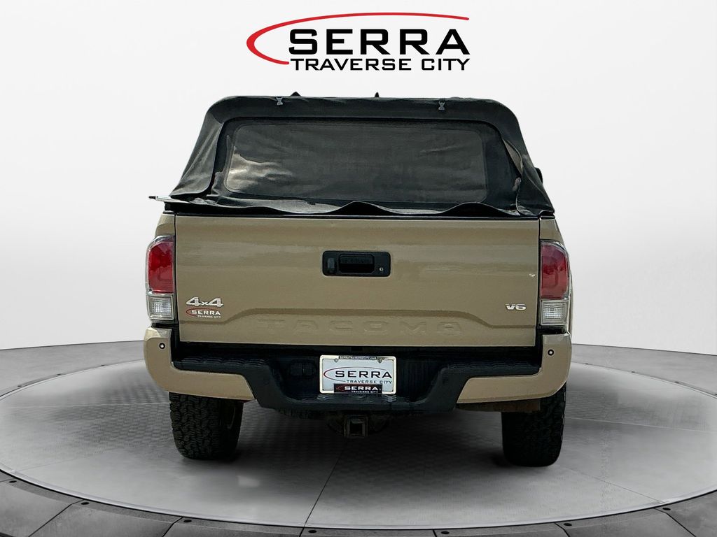 2017 Toyota Tacoma Limited photo 4