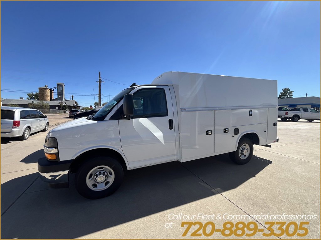 2025 Chevrolet Express Cutaway Base's photo