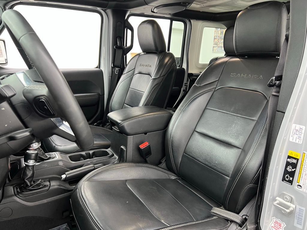 2023 Jeep Wrangler Sahara 4xe photo 7