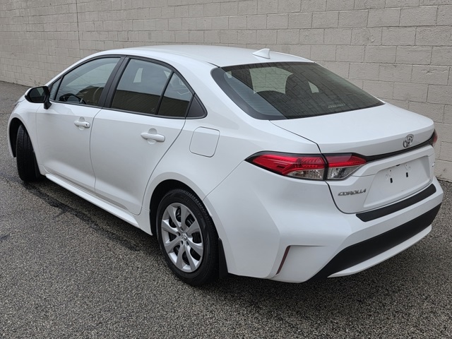 2022 Toyota Corolla LE photo 3