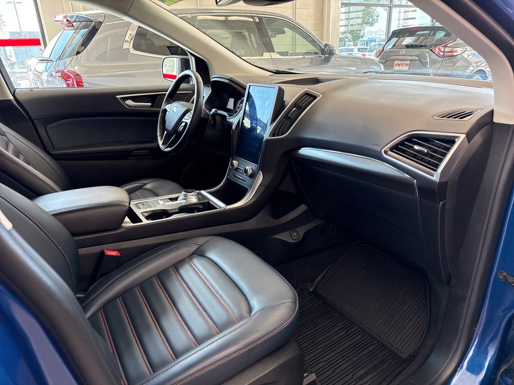 2024 Ford Edge SEL photo 12