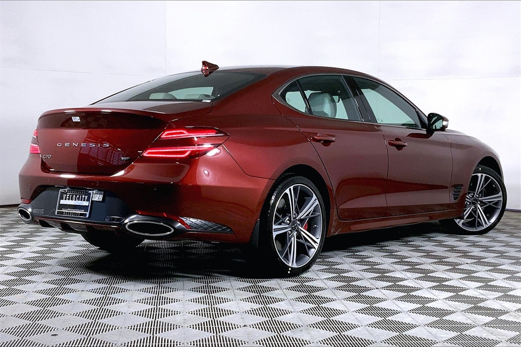 2025 Genesis G70 3.3T Sport Prestige photo 2