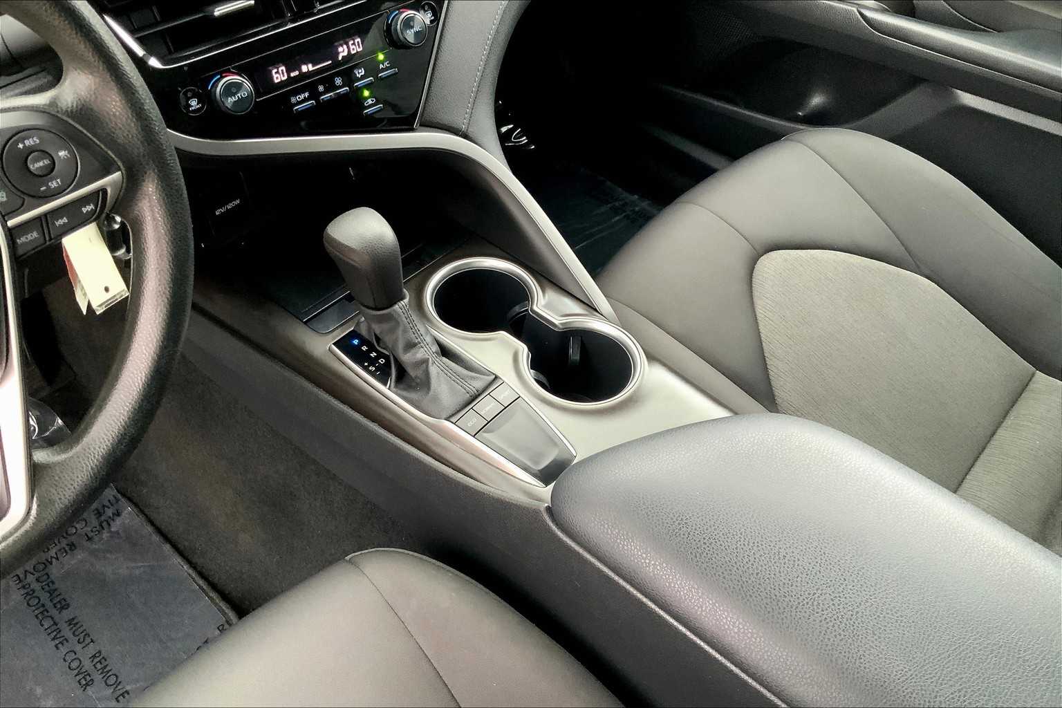 2022 Toyota Camry LE photo 15