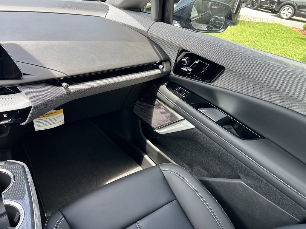 2025 Cadillac Optiq Luxury photo 13