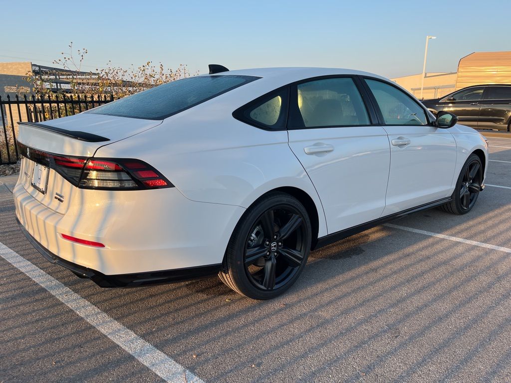 2025 Honda Accord Hybrid Sport-L photo 3