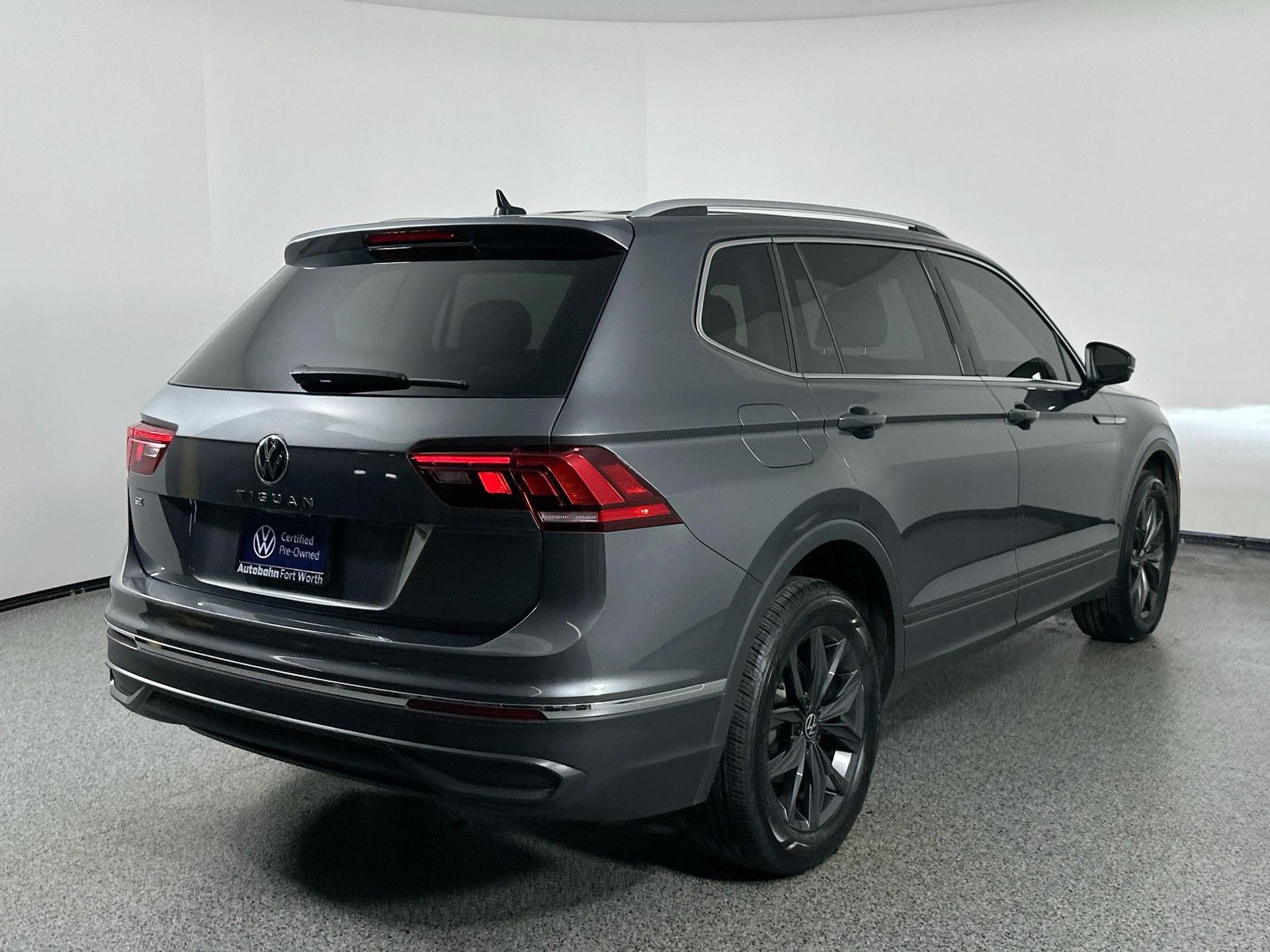 2022 Volkswagen Tiguan SE photo 4