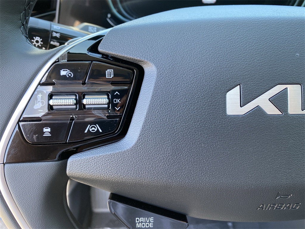 2025 Kia Niro EX photo 23