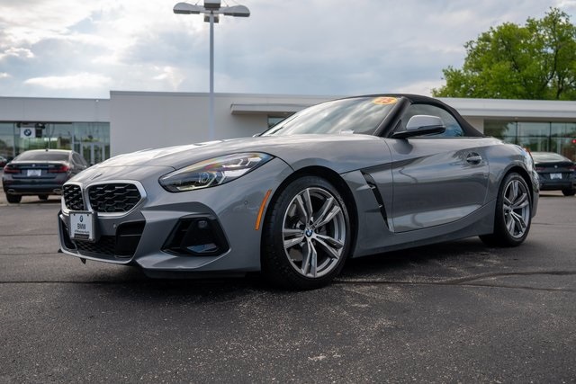 Certified Used 2025 Skyscraper Grey Metallic BMW sDrive30i image 1