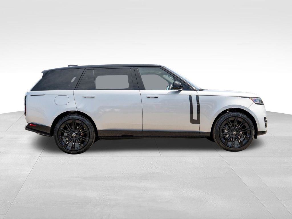 2025 Land Rover Range Rover SE photo 8