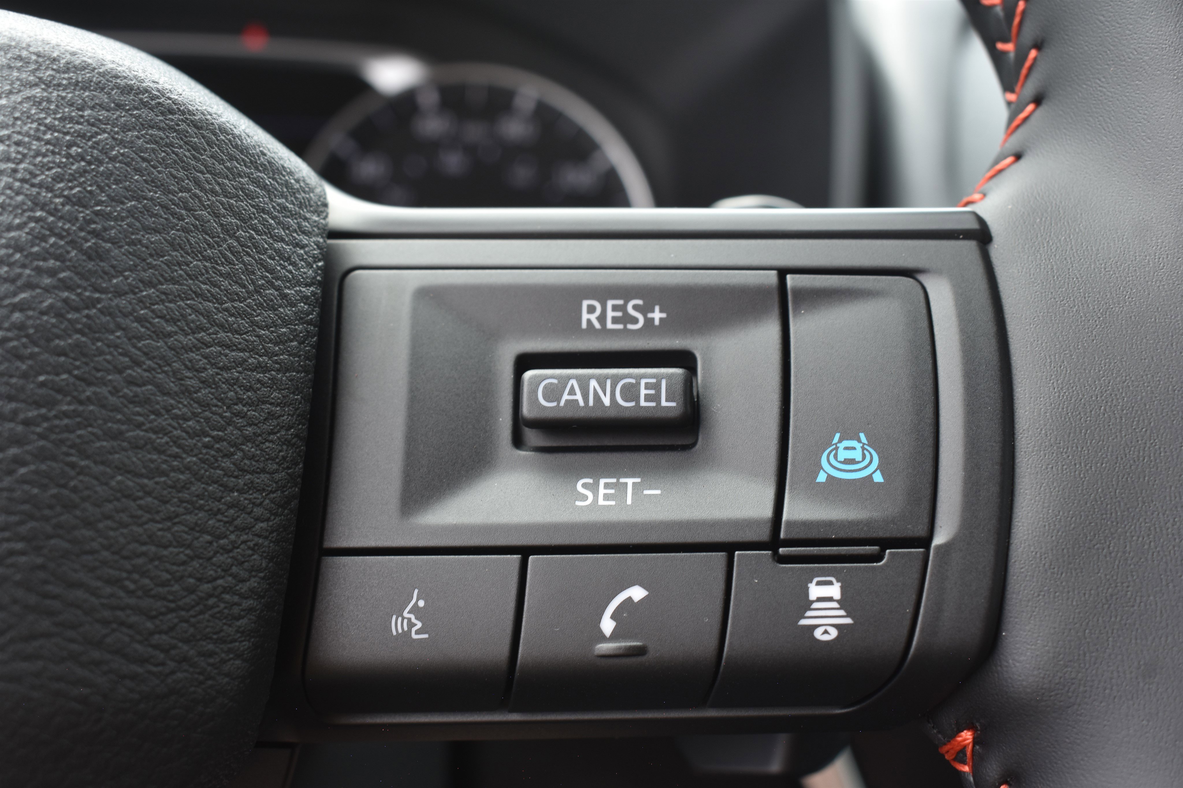 2026 Nissan Rogue SV photo 8