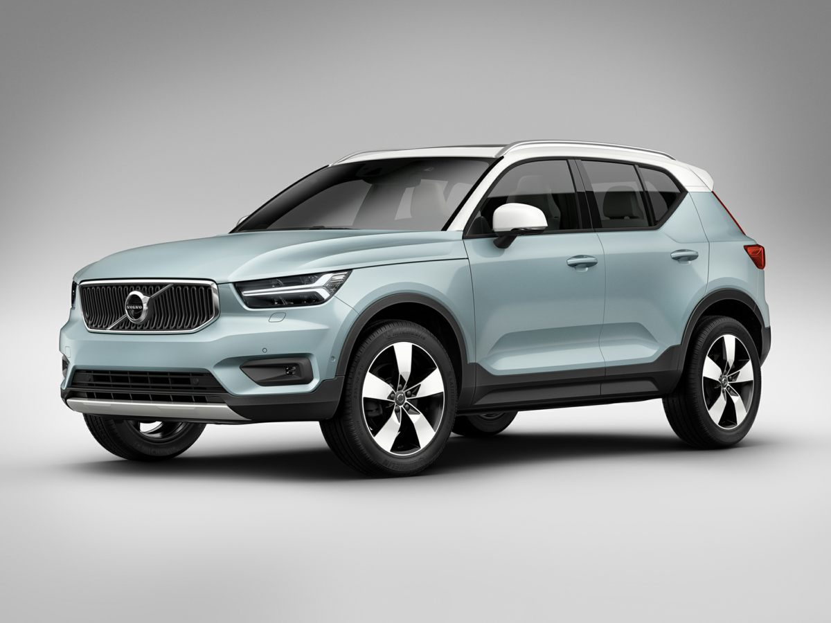 2020 Volvo XC40 Momentum's photo