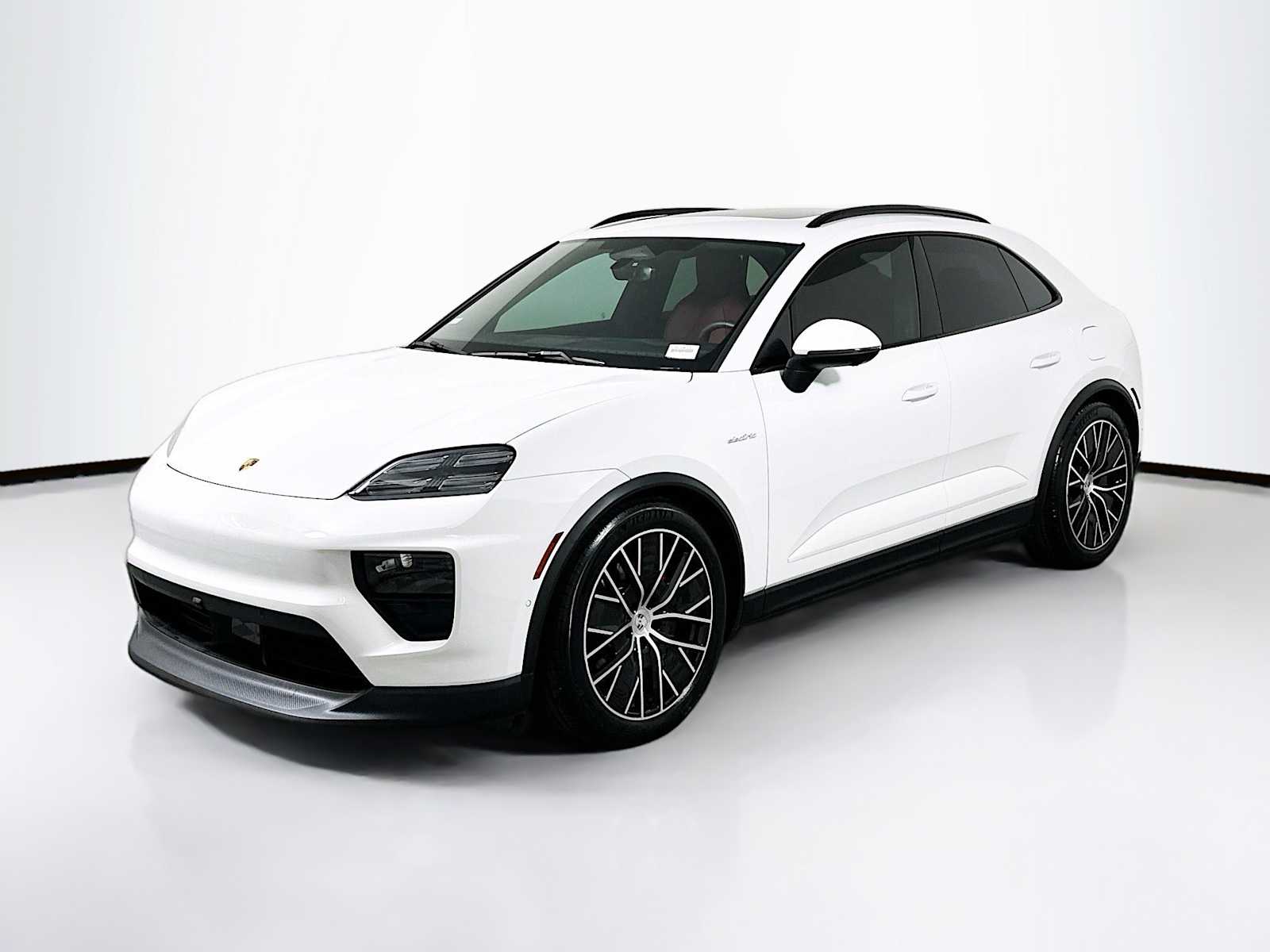 2025 Porsche Macan S's photo