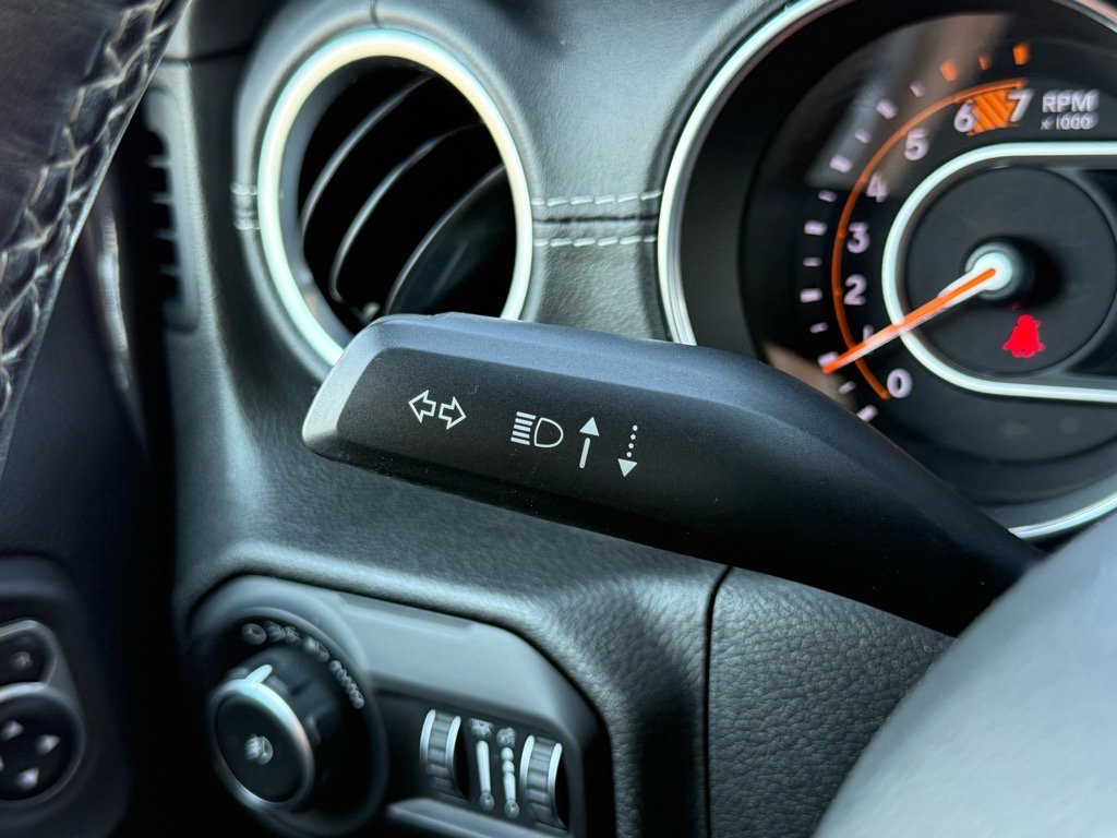 2020 Jeep Wrangler Unlimited Sahara photo 25