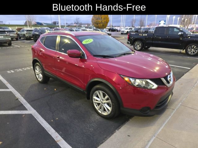 2017 Nissan Rogue Sport SV photo 2
