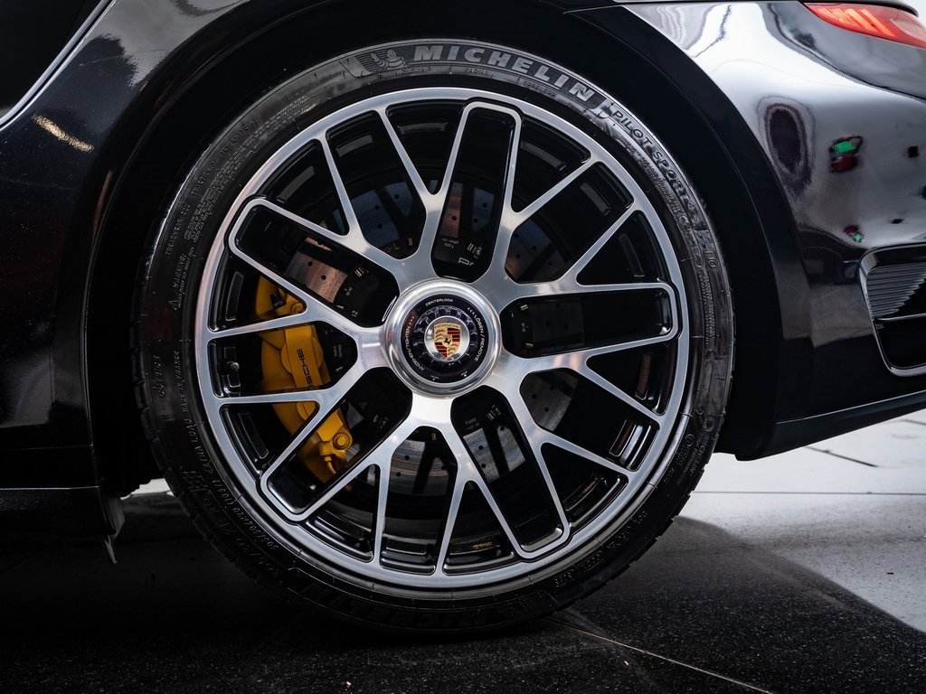 2015 Porsche 911 Turbo S photo 11