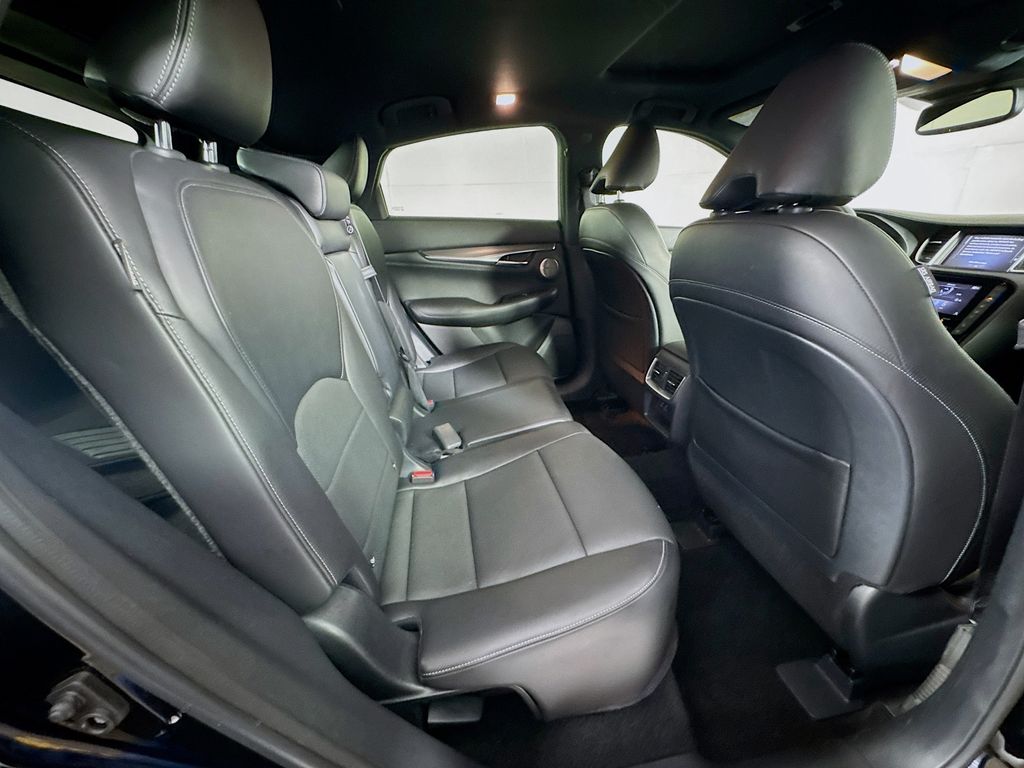 2023 Infiniti QX55 Essential photo 30