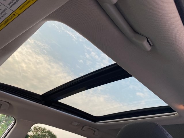 2018 Nissan Rogue SV photo 19