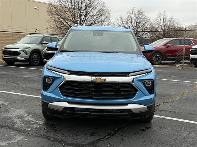 2026 Chevrolet Trailblazer LT photo 2