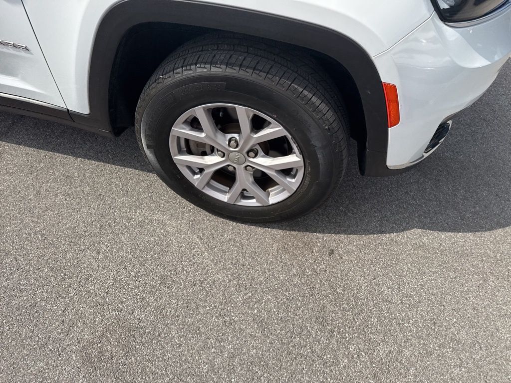 2022 Jeep Grand Cherokee Limited photo 4
