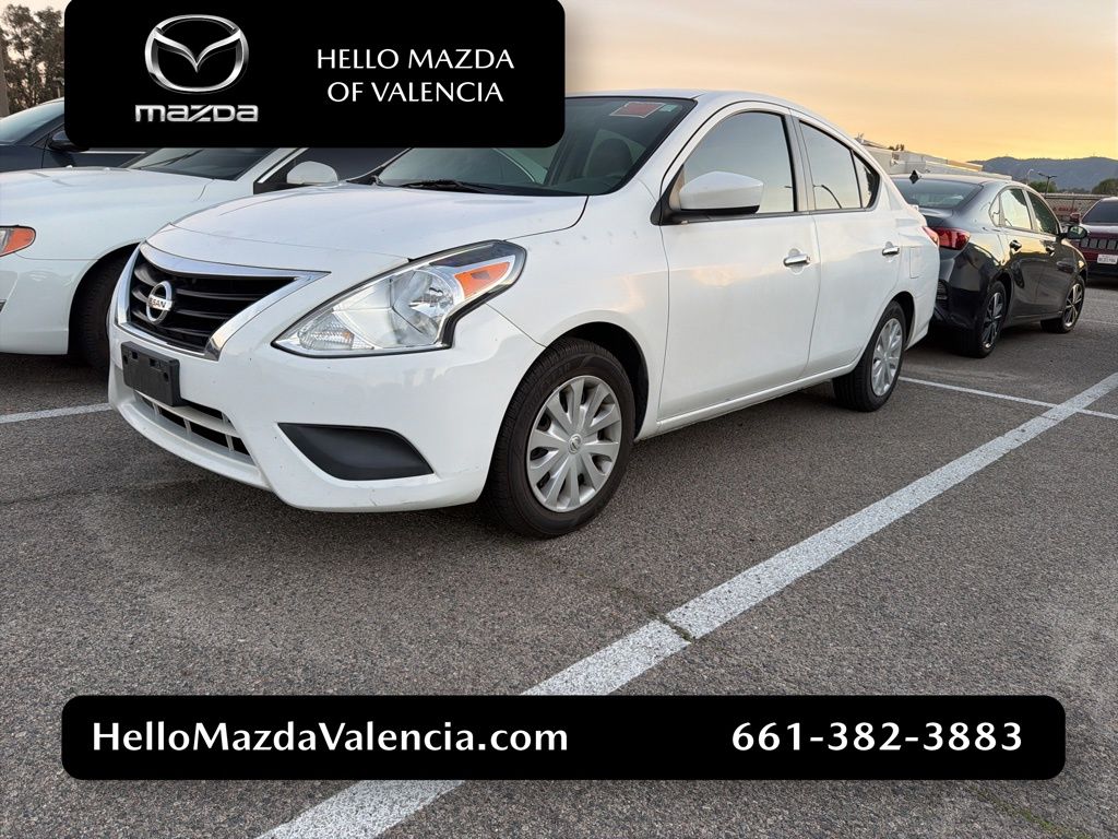 2015 Nissan Versa Sedan SV's photo