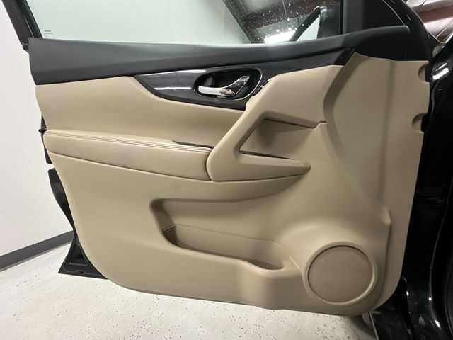 2017 Nissan Rogue S photo 20