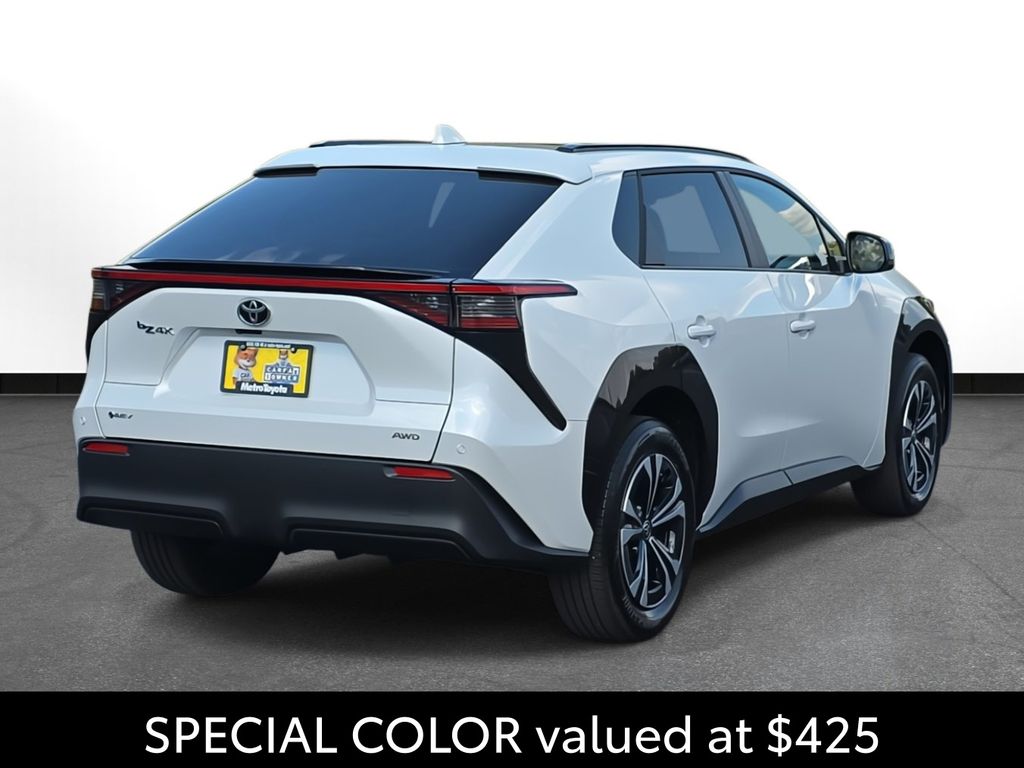 2024 Toyota bZ4X XLE photo 4